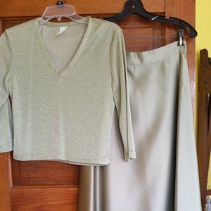 2 piece formal dress, size 9/10,satin green